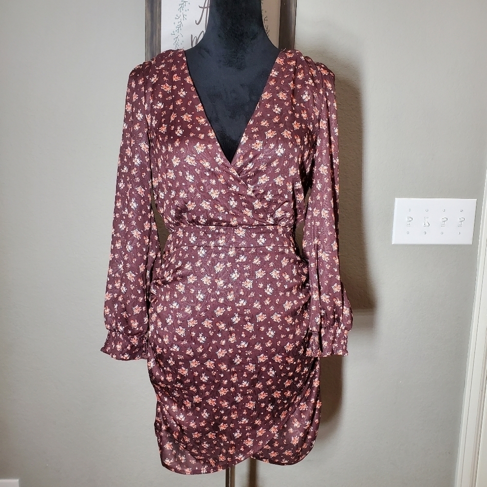 NWT Wrap Front Floral Ruched Mini Dress by NSR/Napean Sea Road Size Medium